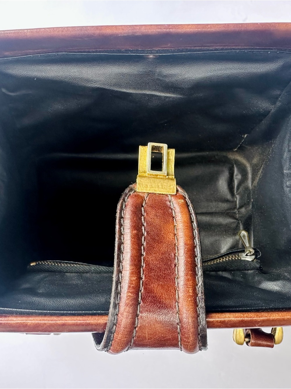 Vintage Leather Small Structured Marbled Brown Leather Handbag w Gold Clasps - Picture 8 of 13